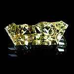 Beryl 12.49 ct CHF 720.-
mirror facet reflect rough part of stone